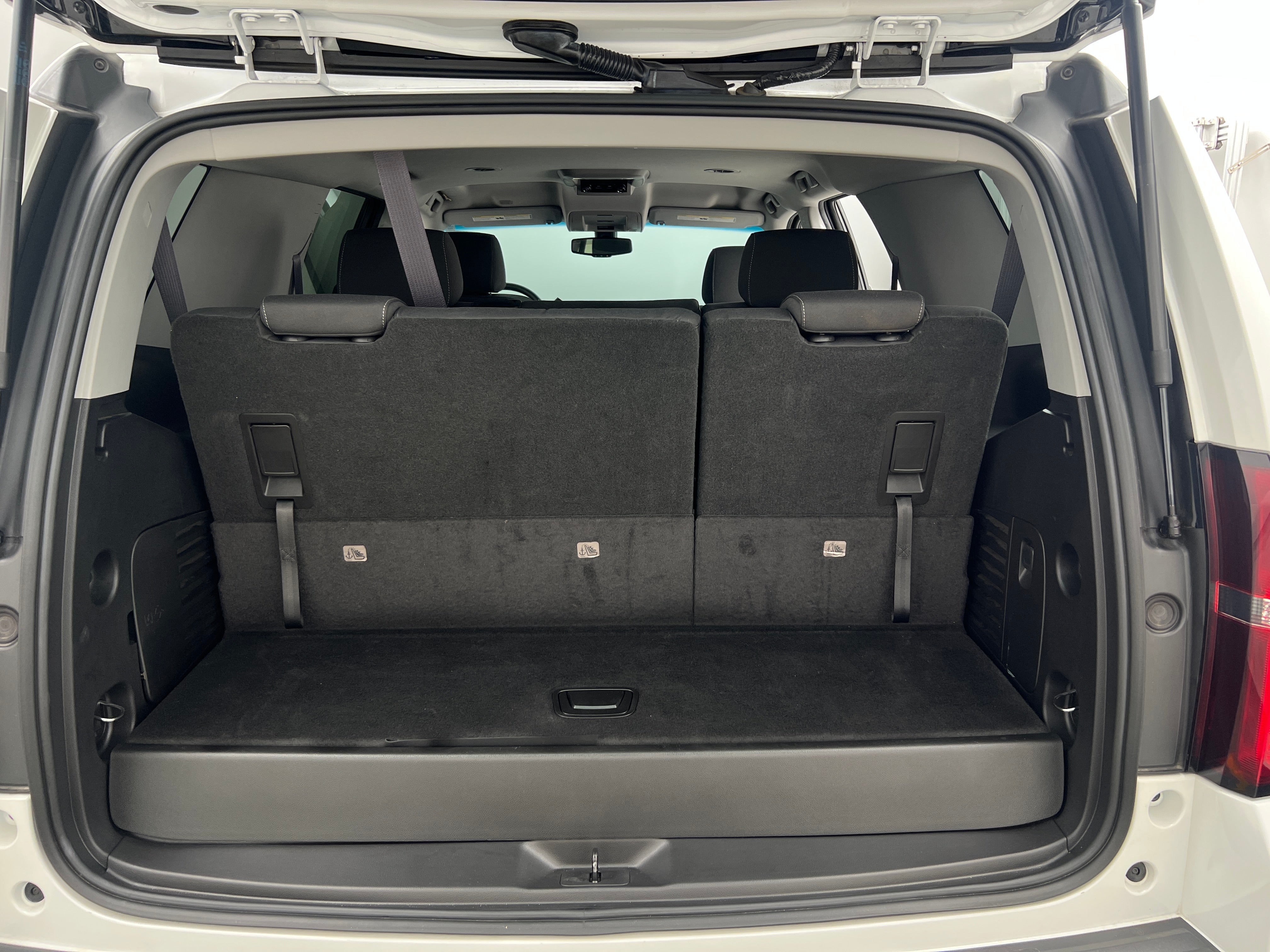 chevrolet tahoe 2016 1GNSCAEC1GR205977 image chevrolet tahoe 2016 1GNSCAEC1GR205977 image