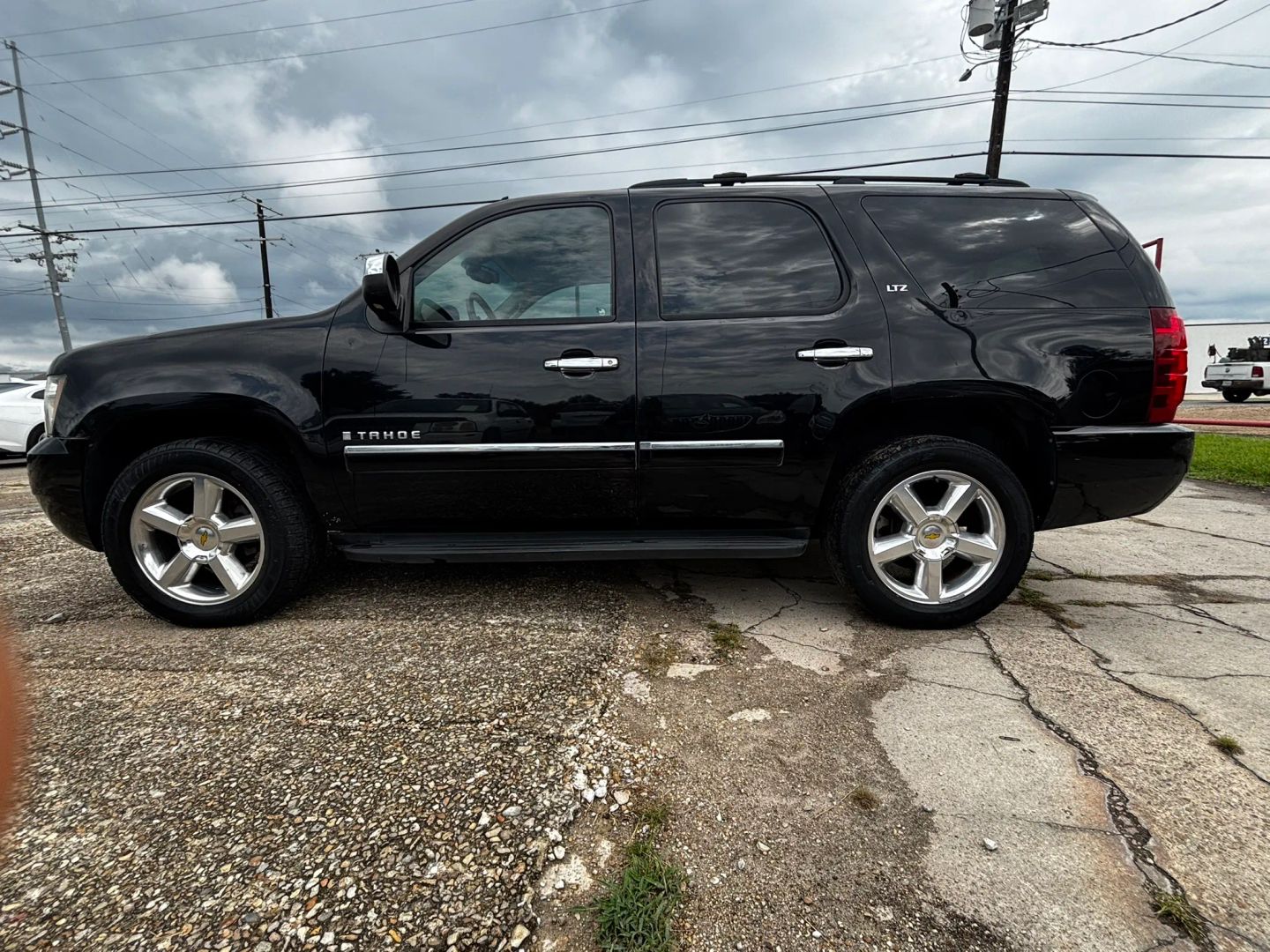 chevrolet tahoe 2009 1GNFC33029R144244 image chevrolet tahoe 2009 1GNFC33029R144244 image