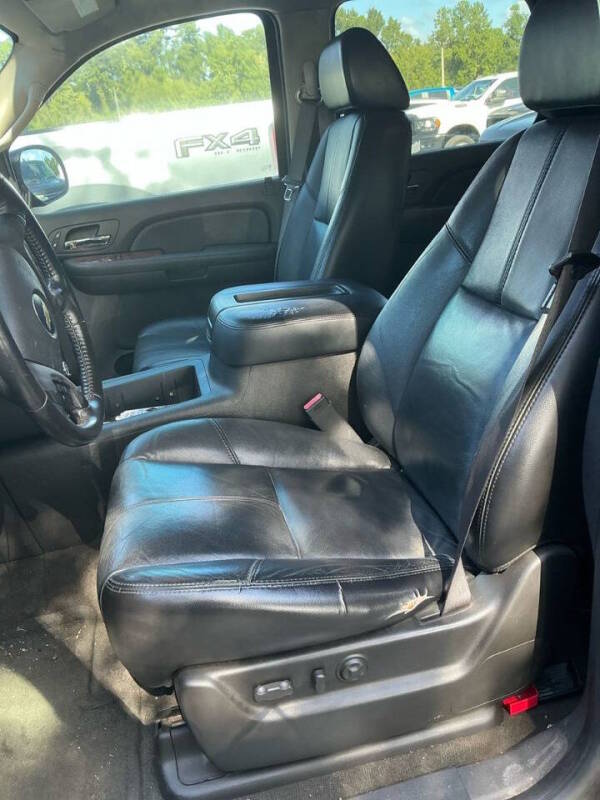 chevrolet tahoe 2007 1GNFC13J77R253051 image chevrolet tahoe 2007 1GNFC13J77R253051 image