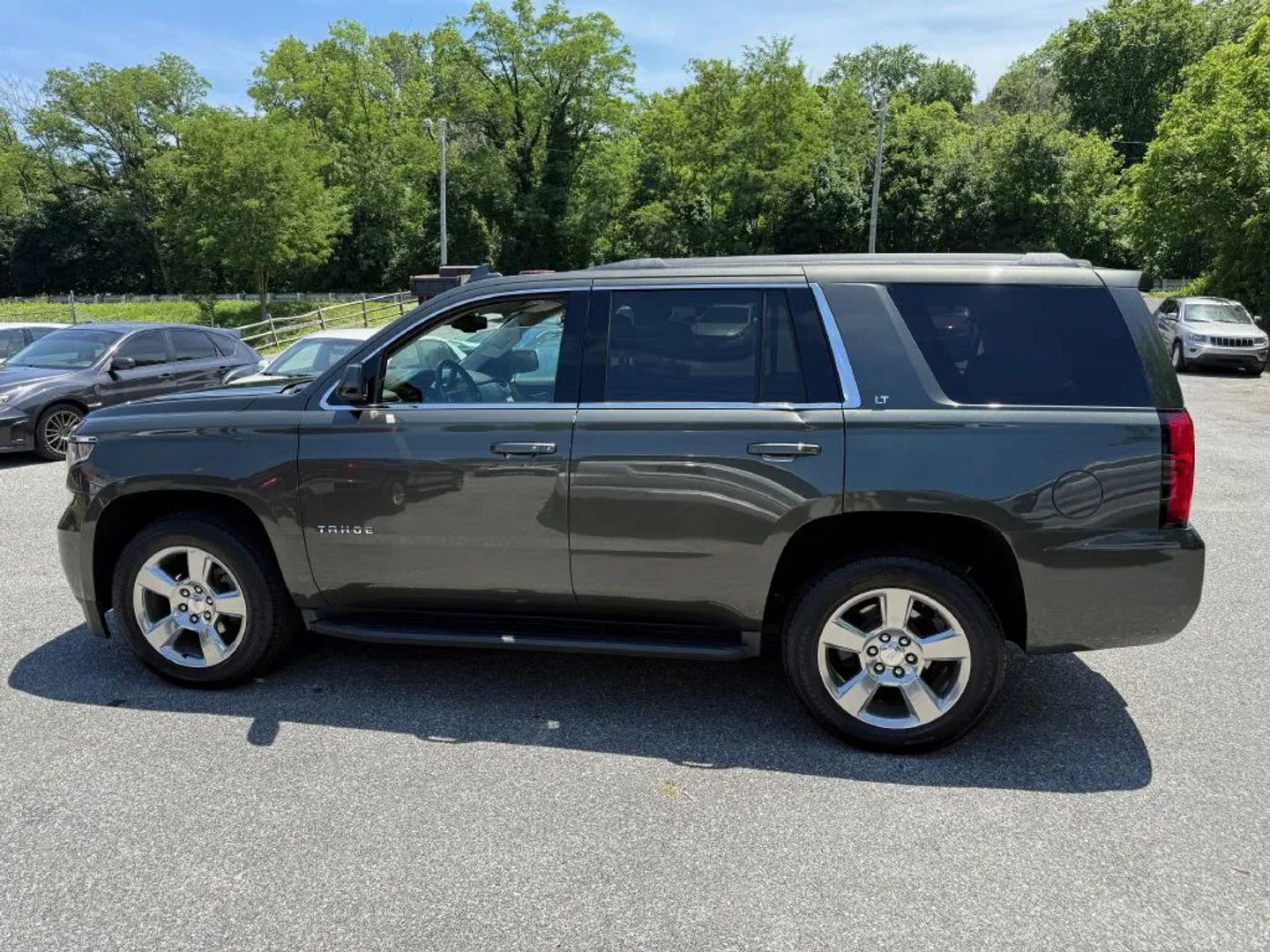 chevrolet tahoe 2019 1GNSKBKC6KR155809 image chevrolet tahoe 2019 1GNSKBKC6KR155809 image