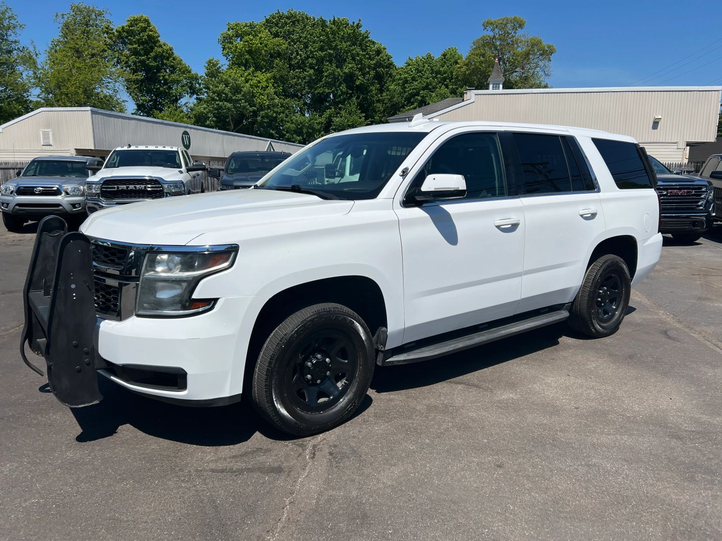 chevrolet tahoe 2019 1GNLCDEC8KR243821 image chevrolet tahoe 2019 1GNLCDEC8KR243821 image