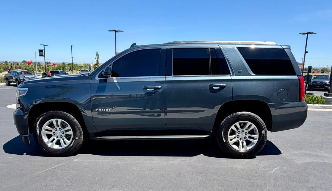chevrolet tahoe 2019 1GNSKBKC6KR136435 image chevrolet tahoe 2019 1GNSKBKC6KR136435 image