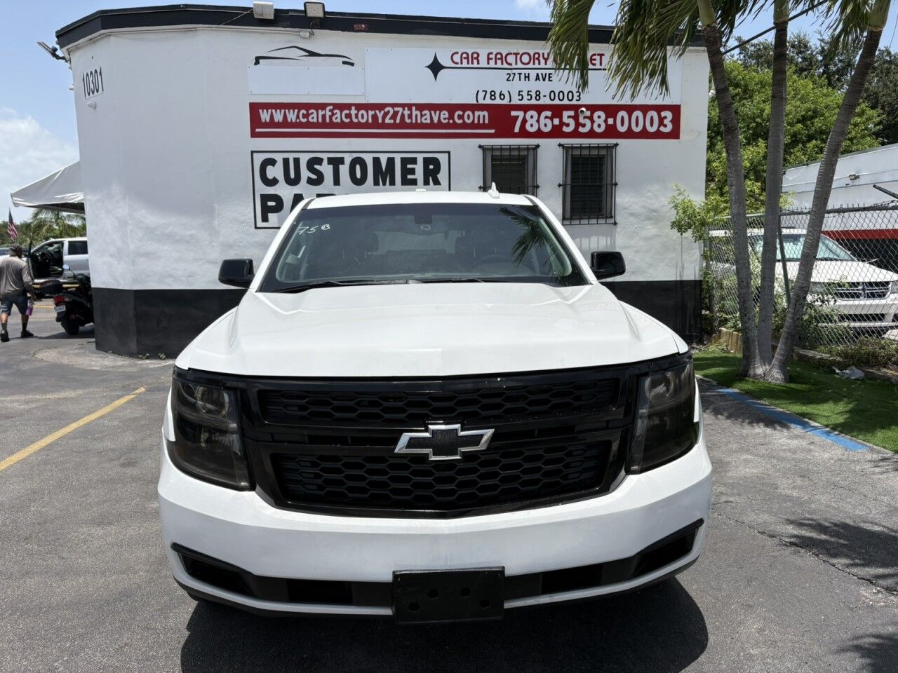 chevrolet tahoe 2018 1GNLCDEC3JR395875 image chevrolet tahoe 2018 1GNLCDEC3JR395875 image