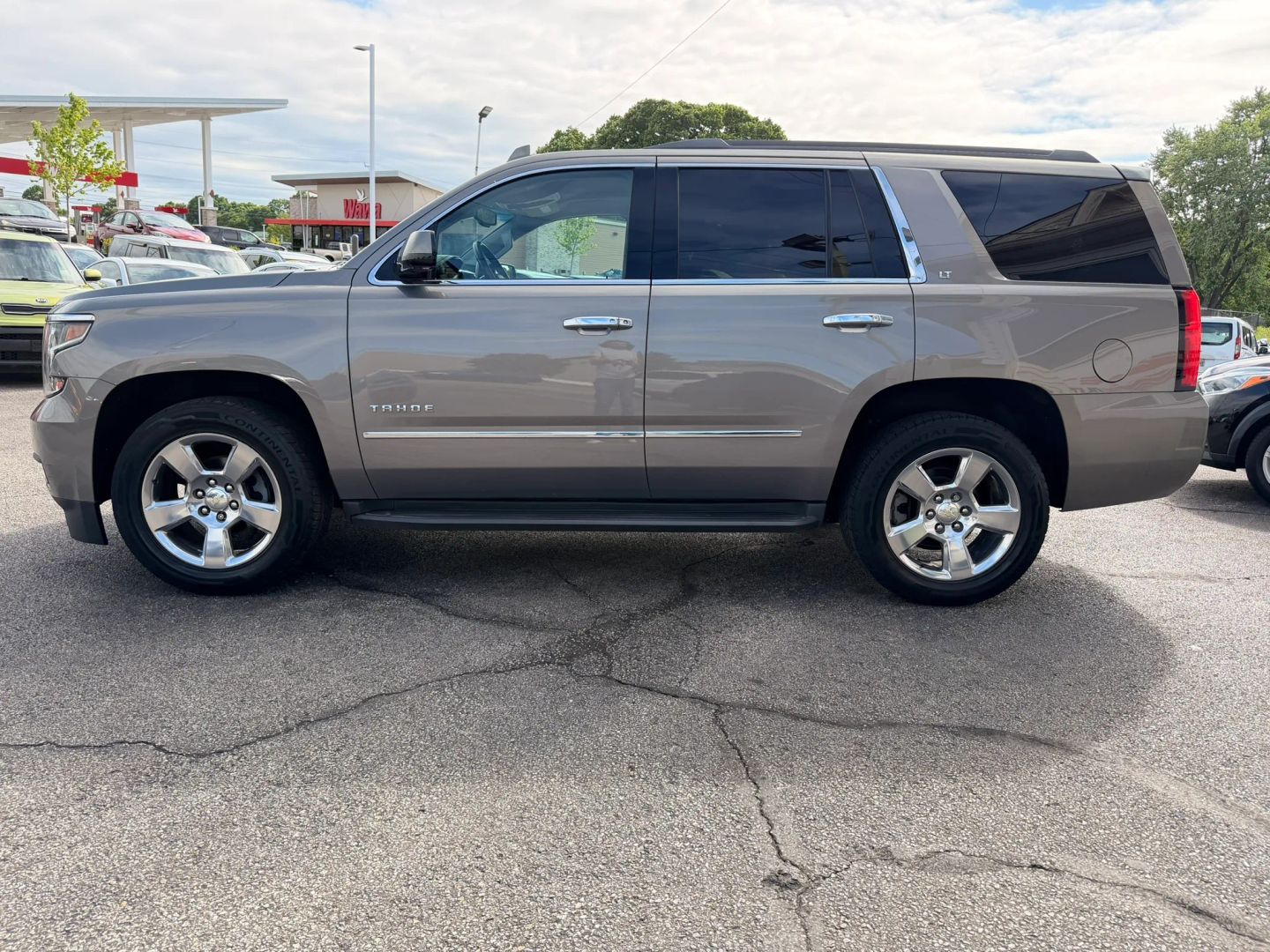chevrolet tahoe 2017 1GNSKBKC8HR335513 image chevrolet tahoe 2017 1GNSKBKC8HR335513 image