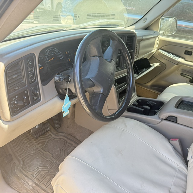 chevrolet tahoe 2004 1GNEK13T44J289628 image chevrolet tahoe 2004 1GNEK13T44J289628 image