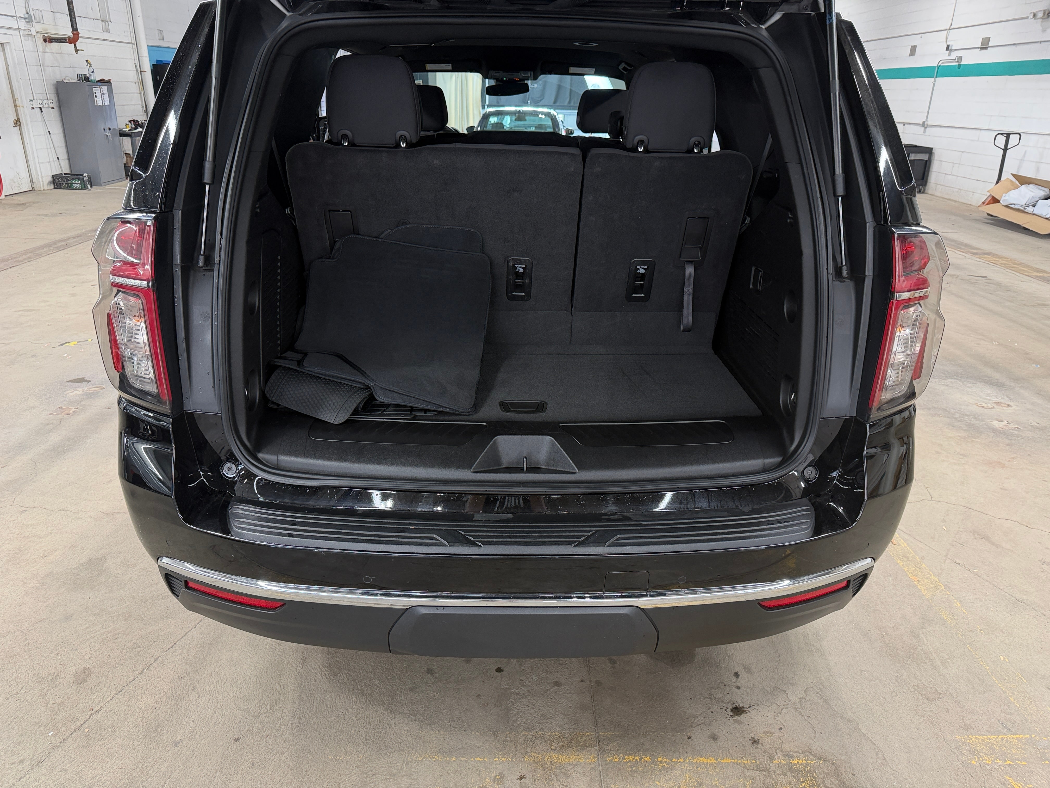 chevrolet tahoe 2024 1GNSKMKD5RR166203 image chevrolet tahoe 2024 1GNSKMKD5RR166203 image