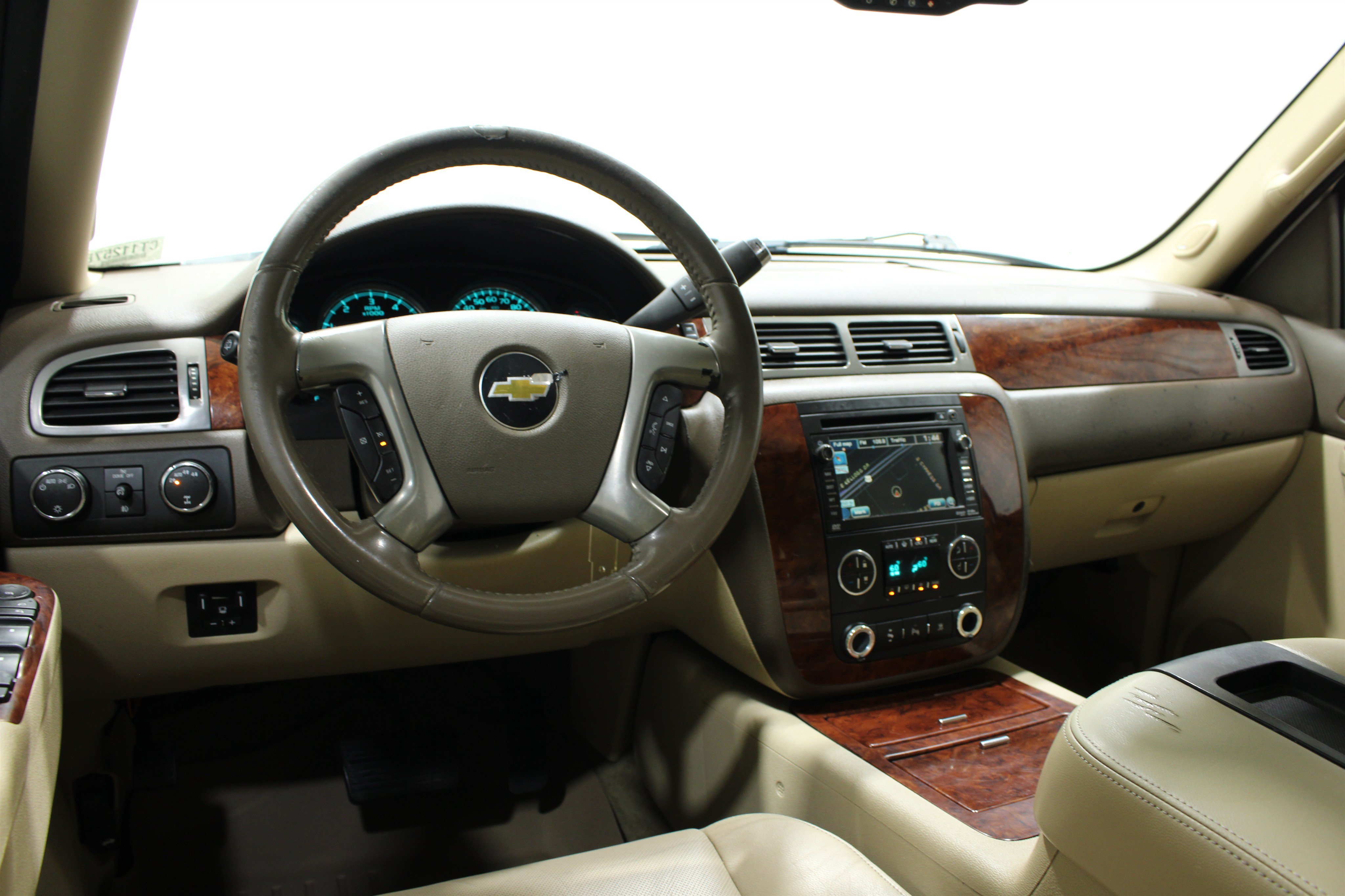 chevrolet tahoe 2011 1GNSKCE08BR205858 image chevrolet tahoe 2011 1GNSKCE08BR205858 image
