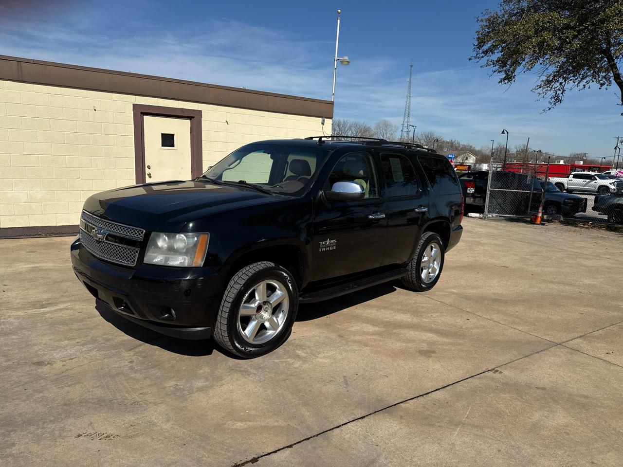 chevrolet tahoe 2011 1GNSCBE00BR134582 image chevrolet tahoe 2011 1GNSCBE00BR134582 image