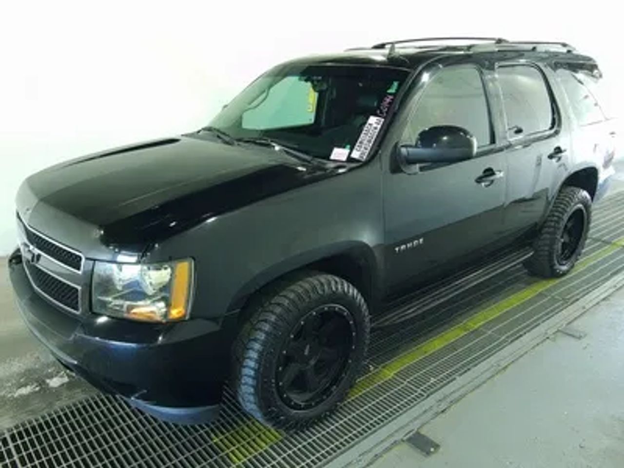 chevrolet tahoe 2011 1GNSKBE05BR236303 image chevrolet tahoe 2011 1GNSKBE05BR236303 image