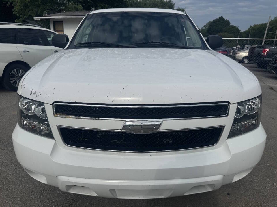 chevrolet tahoe 2011 1GNSK2E04BR325683 image chevrolet tahoe 2011 1GNSK2E04BR325683 image