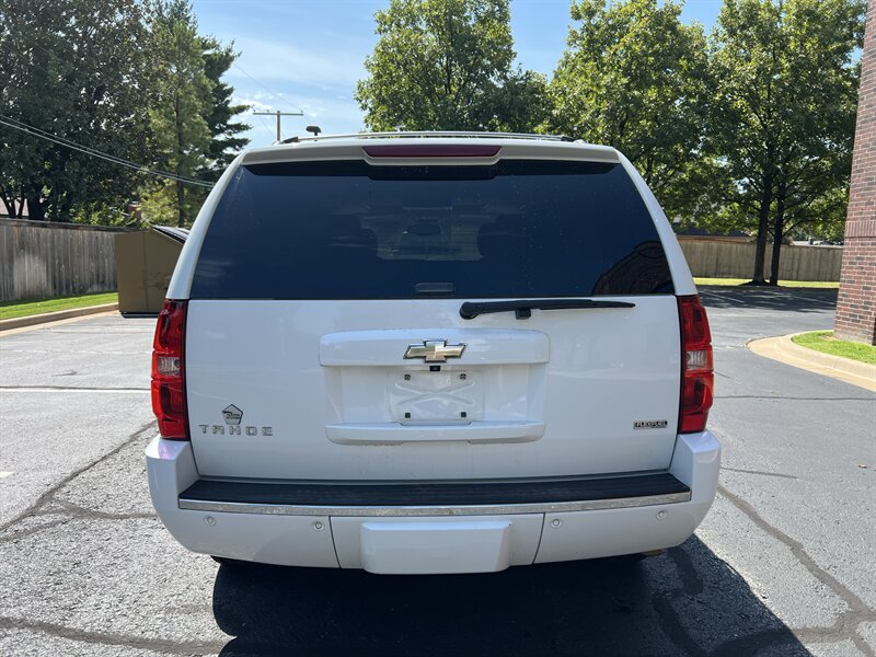 chevrolet tahoe 2011 1GNSKCE0XBR126207 image chevrolet tahoe 2011 1GNSKCE0XBR126207 image