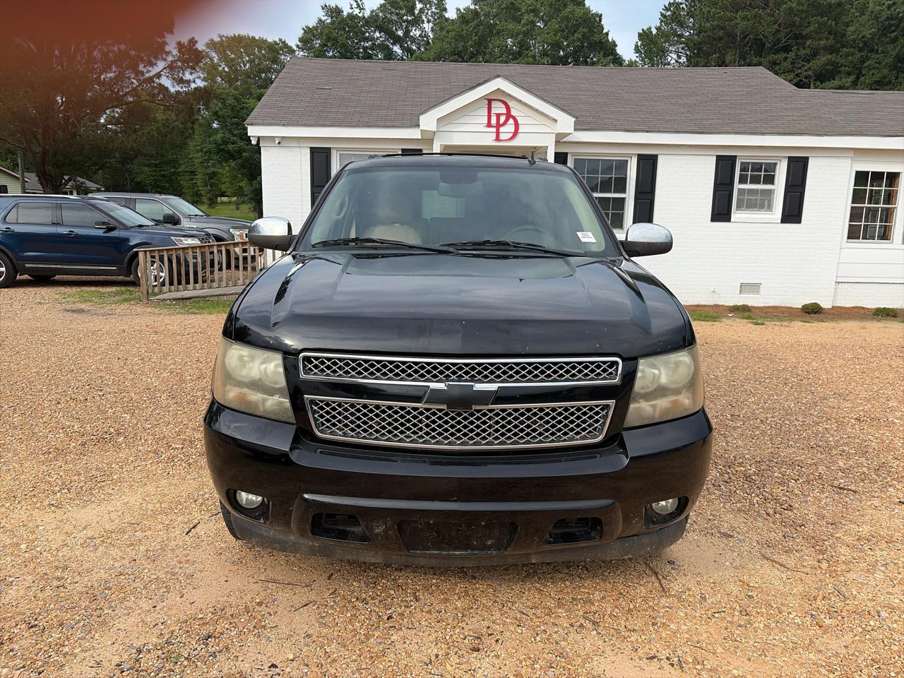 chevrolet tahoe 2011 1GNSCBE01BR138902 image chevrolet tahoe 2011 1GNSCBE01BR138902 image