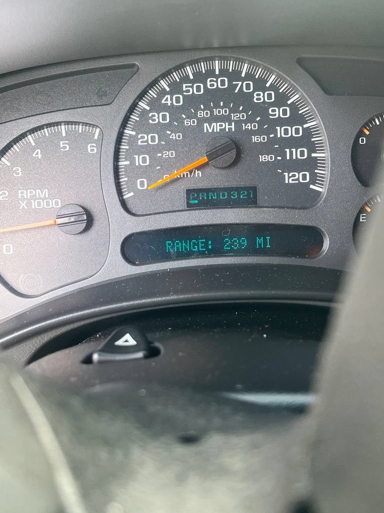 chevrolet tahoe 2003 1GNEK13Z73R166975 image chevrolet tahoe 2003 1GNEK13Z73R166975 image