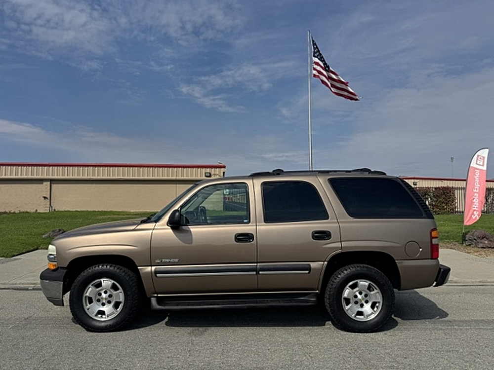 chevrolet tahoe 2003 1GNEC13V23R214084 image chevrolet tahoe 2003 1GNEC13V23R214084 image