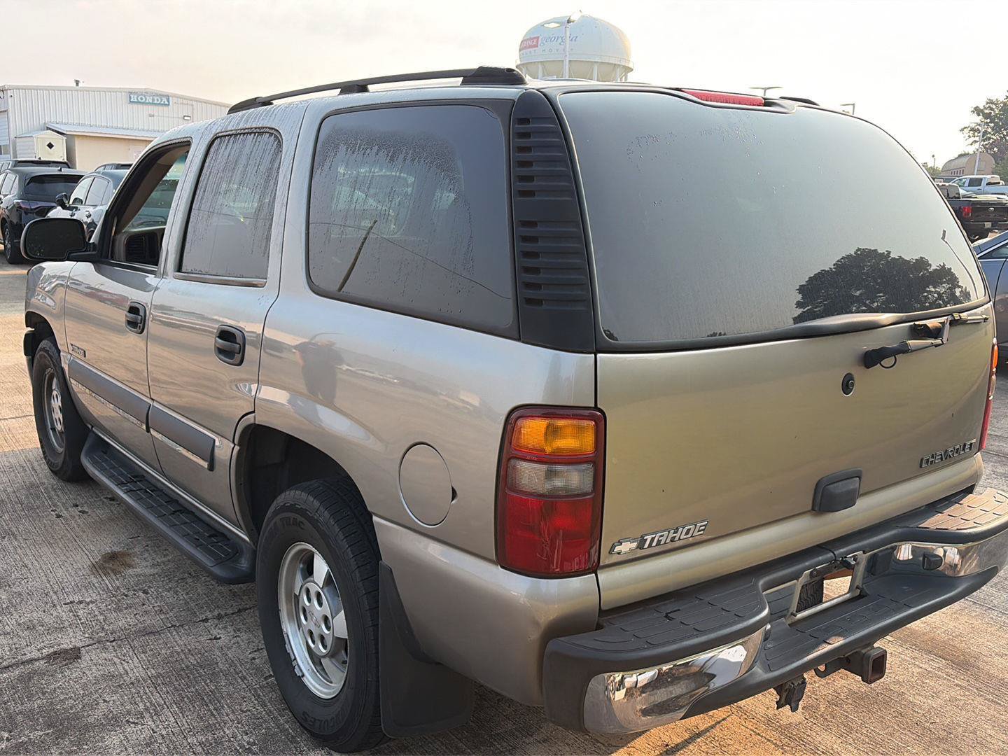 chevrolet tahoe 2003 1GNEC13V23R185511 image chevrolet tahoe 2003 1GNEC13V23R185511 image