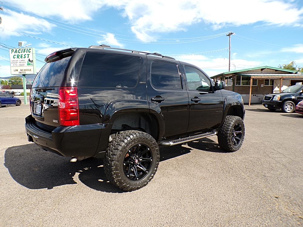 chevrolet tahoe 2010 1GNUKBE07AR117921 image chevrolet tahoe 2010 1GNUKBE07AR117921 image