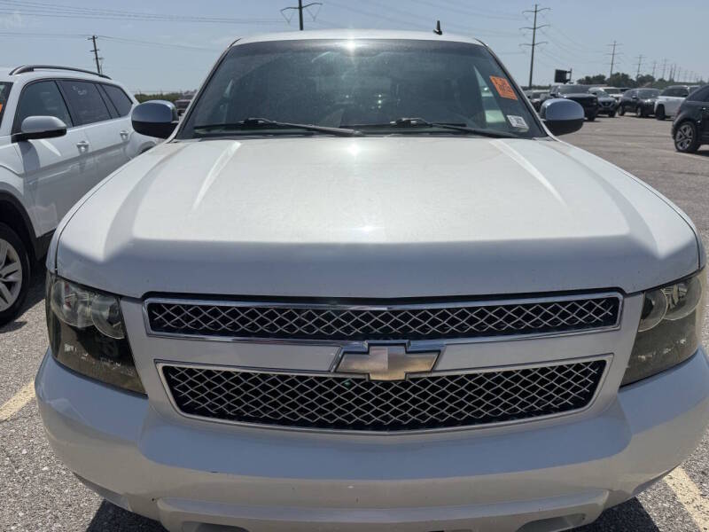 chevrolet tahoe 2010 1GNUKCE07AR174917 image chevrolet tahoe 2010 1GNUKCE07AR174917 image
