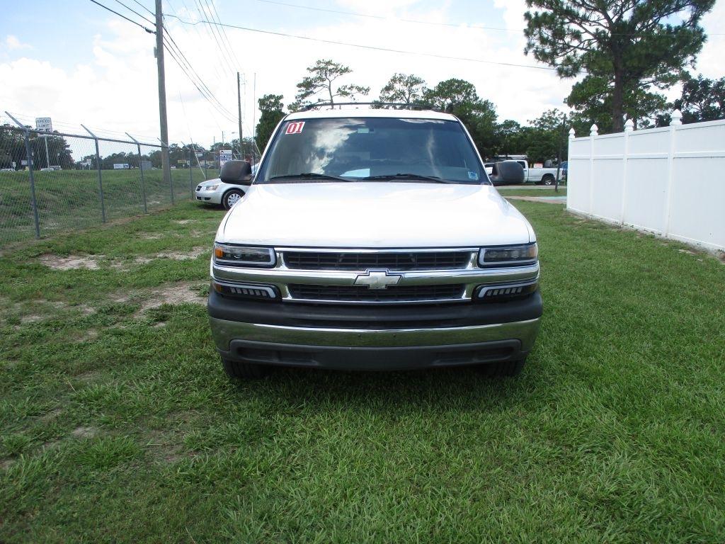 chevrolet tahoe 2001 1GNEC13T31R107623 image chevrolet tahoe 2001 1GNEC13T31R107623 image