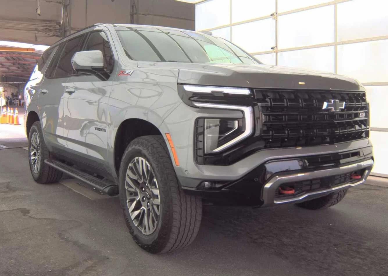 chevrolet tahoe 2025 1GNS6PRD9SR210883 image