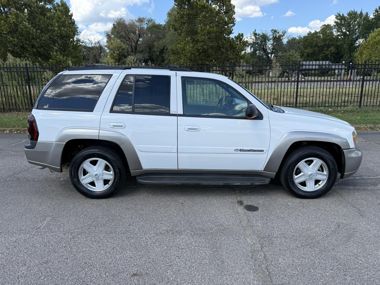 chevrolet trailblazer 2003 1GNDS13S532410341 image chevrolet trailblazer 2003 1GNDS13S532410341 image