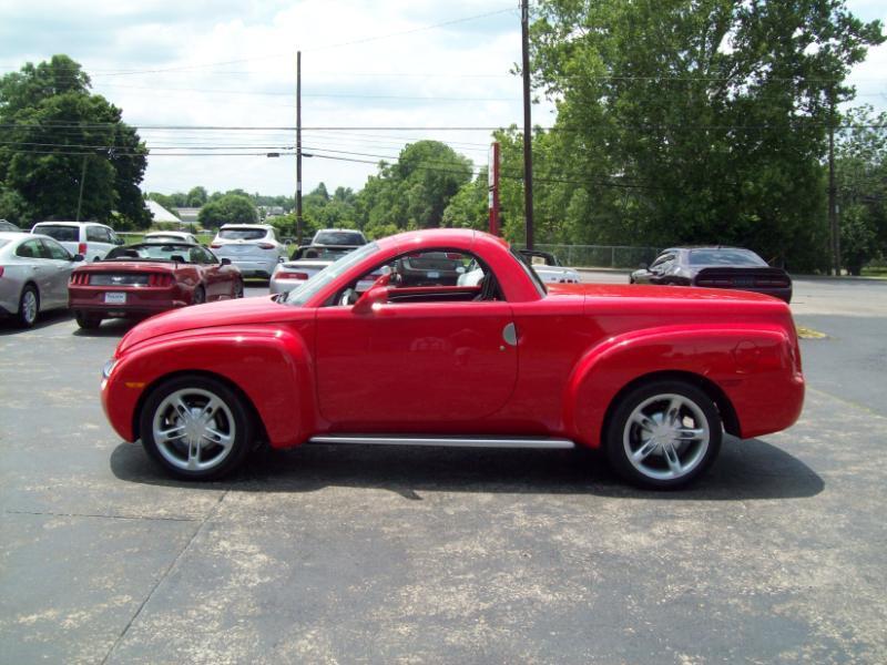 chevrolet ssr 2004 1GCES14P64B106735 image chevrolet ssr 2004 1GCES14P64B106735 image