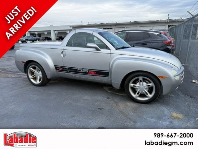chevrolet ssr 2004 1GCES14P64B106489 image chevrolet ssr 2004 1GCES14P64B106489 image