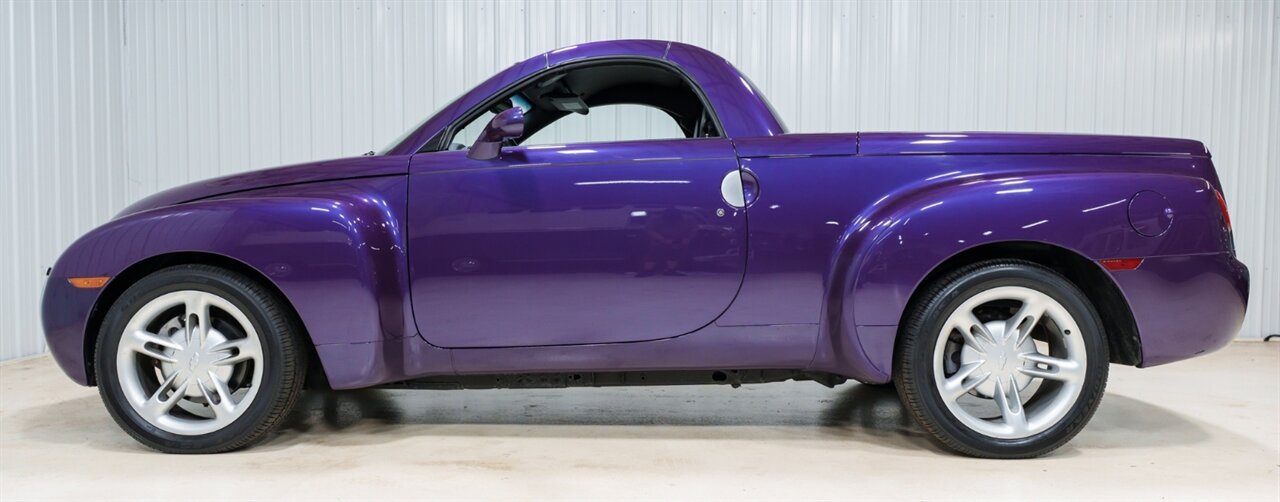 chevrolet ssr 2004 1GCES14P44B107978 image chevrolet ssr 2004 1GCES14P44B107978 image