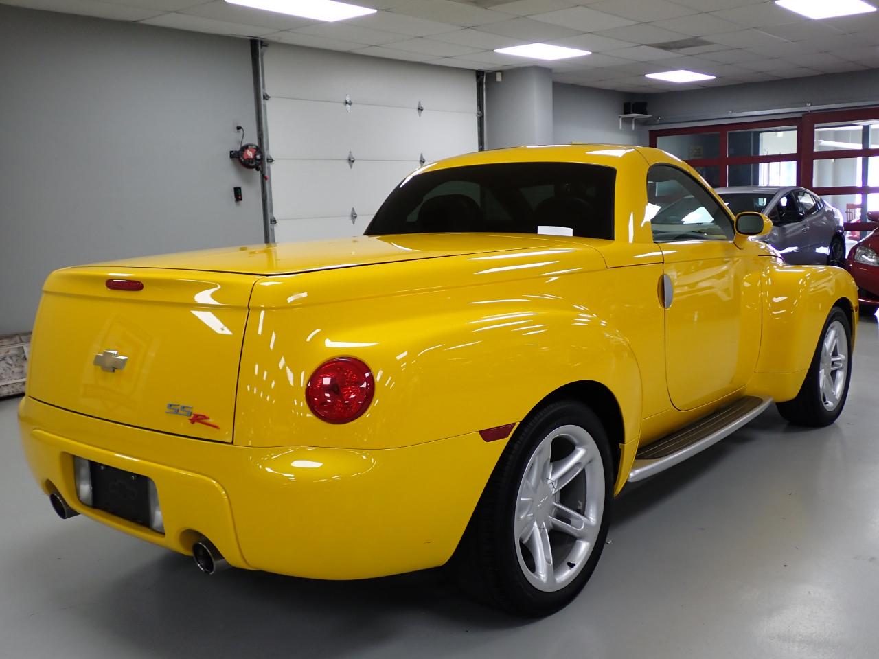chevrolet ssr 2003 1GCES14P63B103316 image chevrolet ssr 2003 1GCES14P63B103316 image
