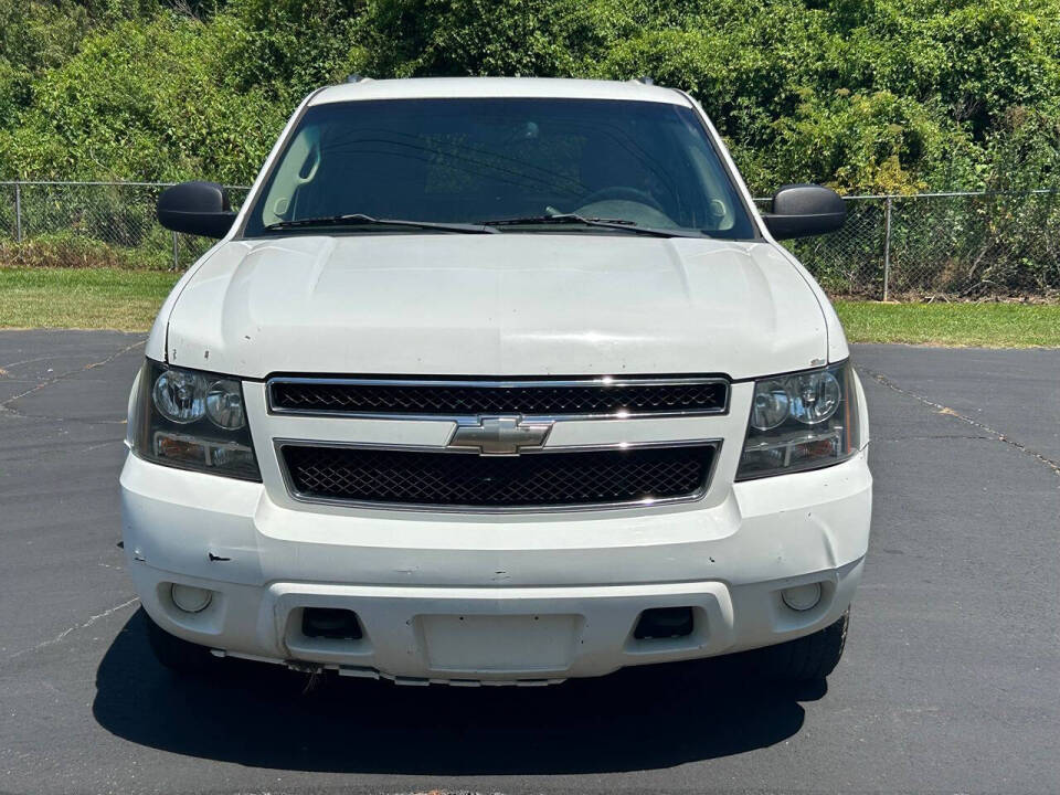 chevrolet suburban 2008 3GNGK26K58G307708 image chevrolet suburban 2008 3GNGK26K58G307708 image