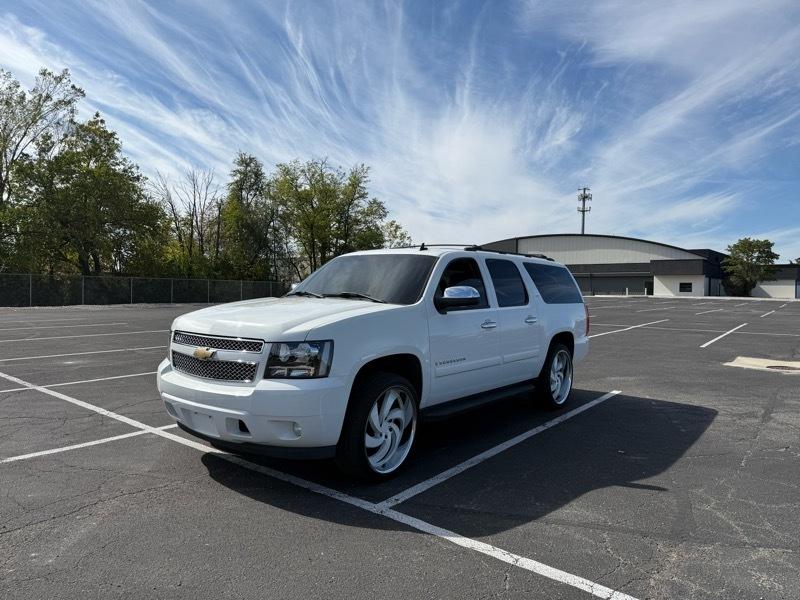 chevrolet suburban 2008 3GNFC16088G137149 image chevrolet suburban 2008 3GNFC16088G137149 image