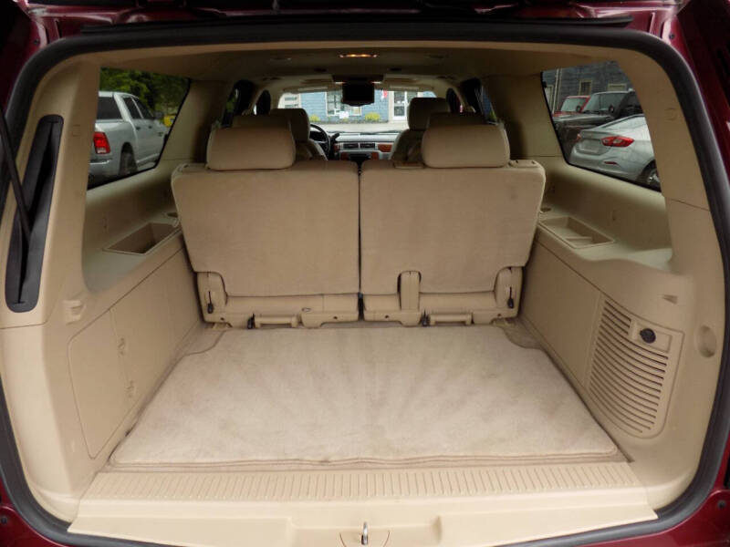 chevrolet suburban 2008 3GNFK16318G195228 image chevrolet suburban 2008 3GNFK16318G195228 image
