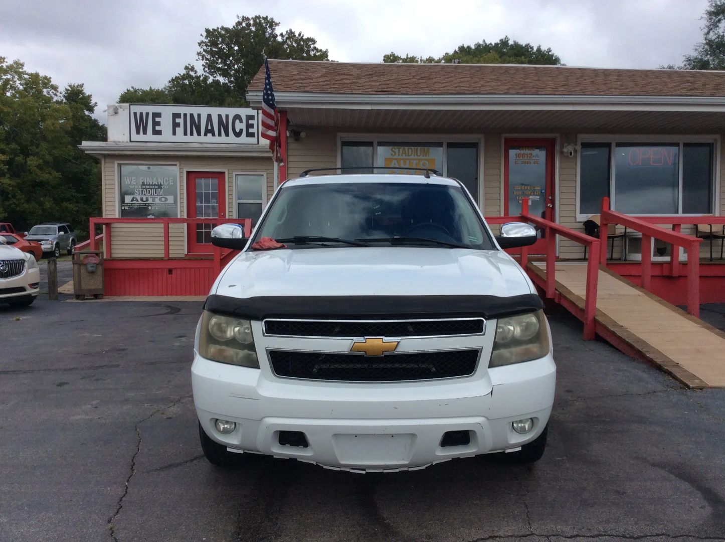 chevrolet suburban 2008 3GNFK16368G145277 image chevrolet suburban 2008 3GNFK16368G145277 image
