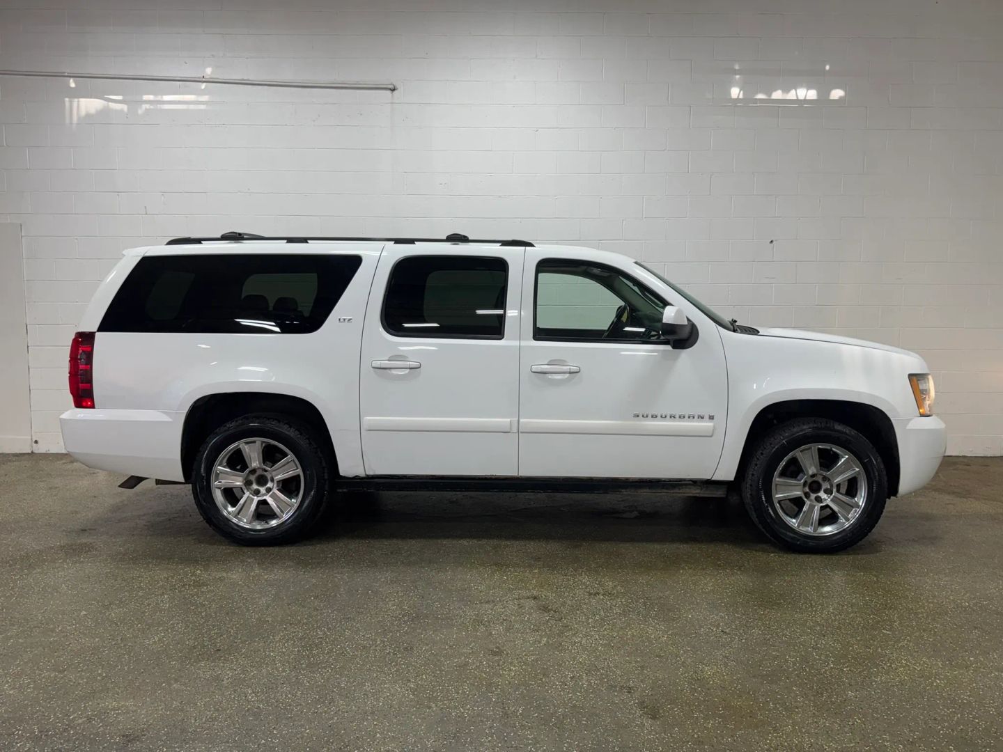 chevrolet suburban 2007 1GNFK16357J250535 image chevrolet suburban 2007 1GNFK16357J250535 image