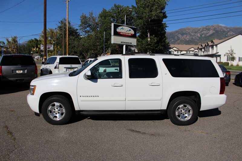chevrolet suburban 2007 3GNFK16367G191352 image chevrolet suburban 2007 3GNFK16367G191352 image