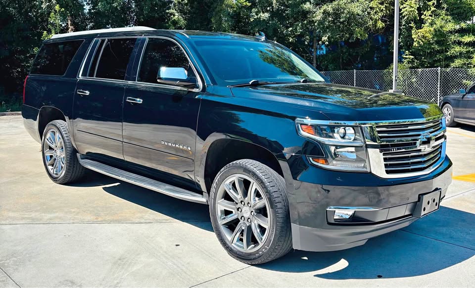 chevrolet suburban 2019 1GNSCJKC4KR227453 image chevrolet suburban 2019 1GNSCJKC4KR227453 image