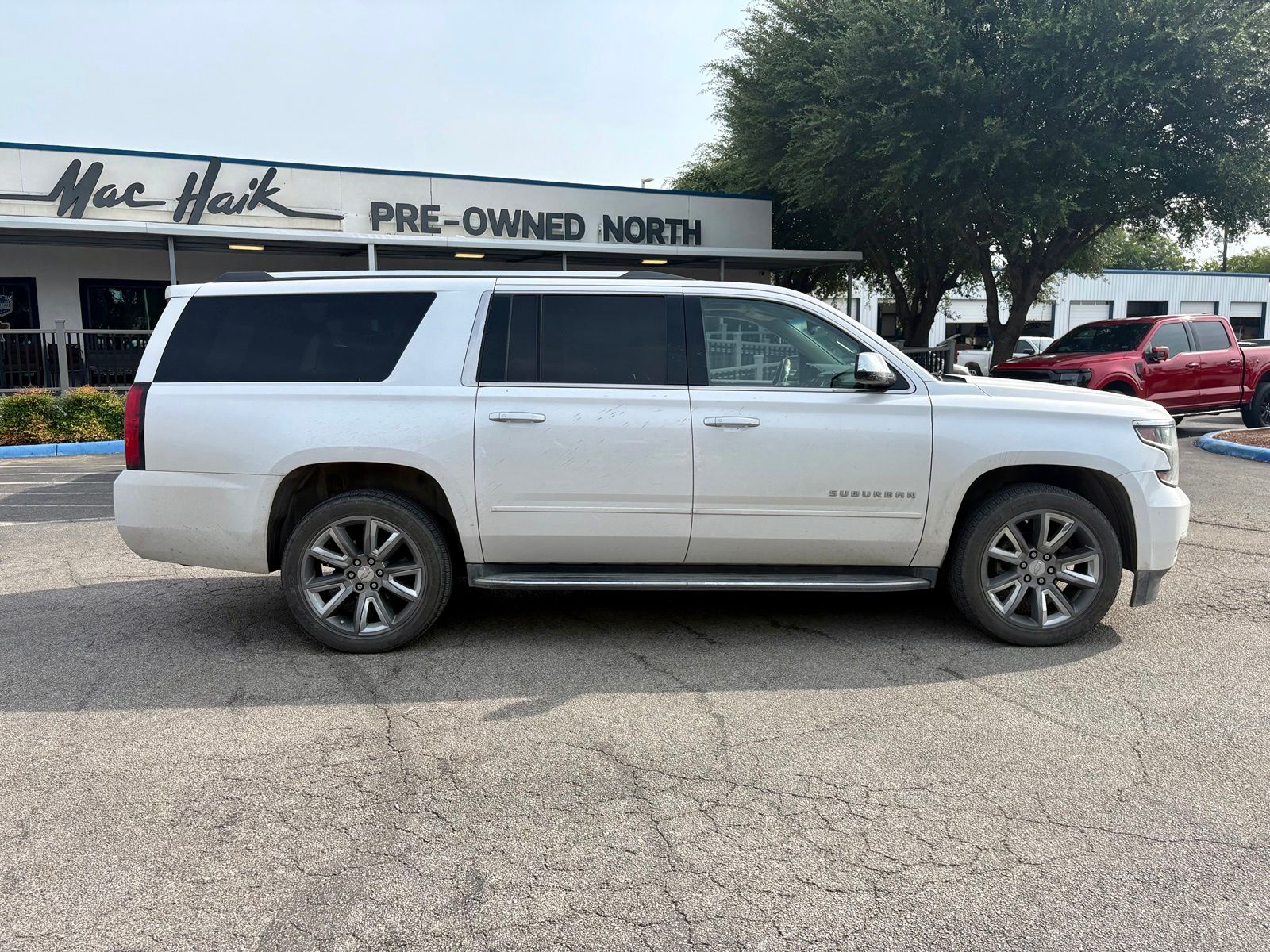 chevrolet suburban 2018 1GNSCJKC0JR216173 image chevrolet suburban 2018 1GNSCJKC0JR216173 image