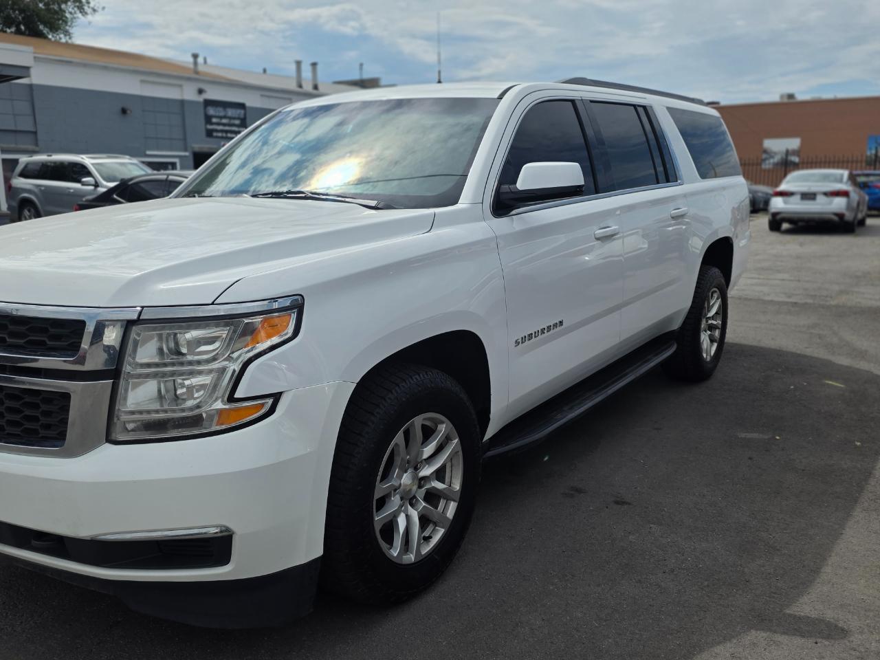 chevrolet suburban 2017 1GNSKKEC9HR349366 image chevrolet suburban 2017 1GNSKKEC9HR349366 image