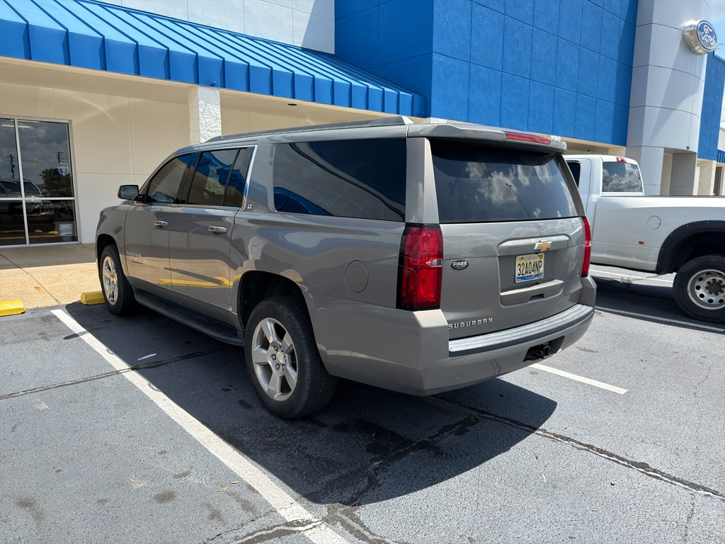 chevrolet suburban 2017 1GNSCHKC1HR384195 image