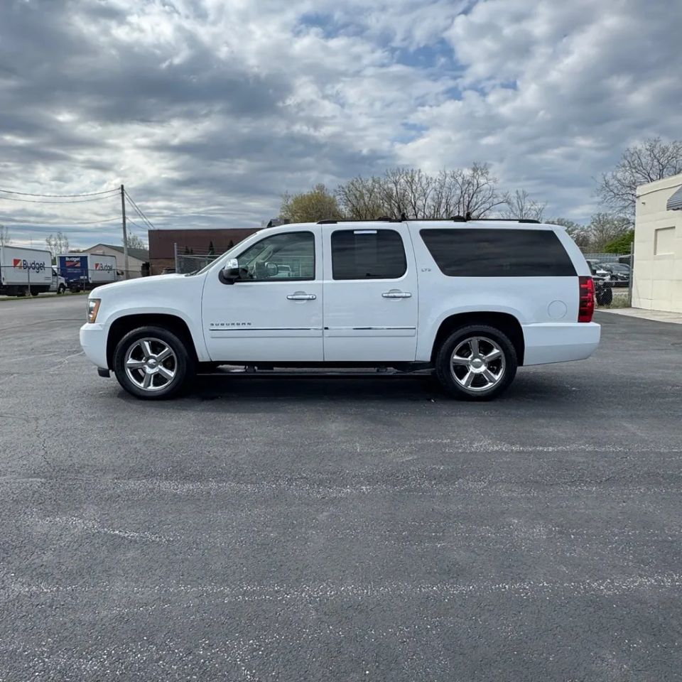 chevrolet suburban 2012 1GNSKKE71CR116979 image chevrolet suburban 2012 1GNSKKE71CR116979 image