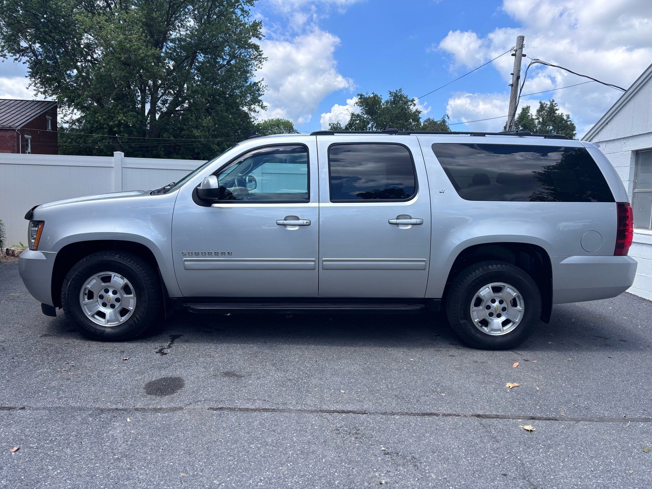 chevrolet suburban 2012 1GNSKJE77CR316680 image chevrolet suburban 2012 1GNSKJE77CR316680 image