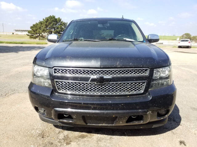 chevrolet suburban 2012 1GNSKKE77CR281175 image chevrolet suburban 2012 1GNSKKE77CR281175 image
