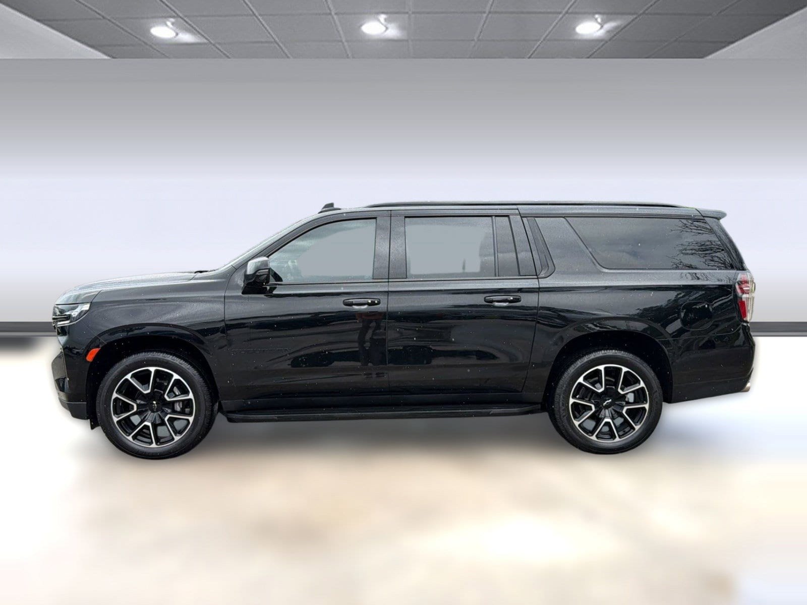 chevrolet suburban 2024 1GNSKEKL1RR160153 image