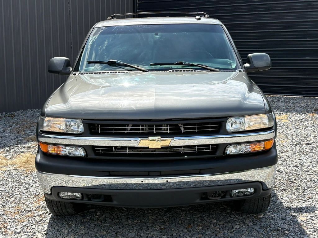 chevrolet suburban 2002 3GNEC16Z72G320656 image chevrolet suburban 2002 3GNEC16Z72G320656 image