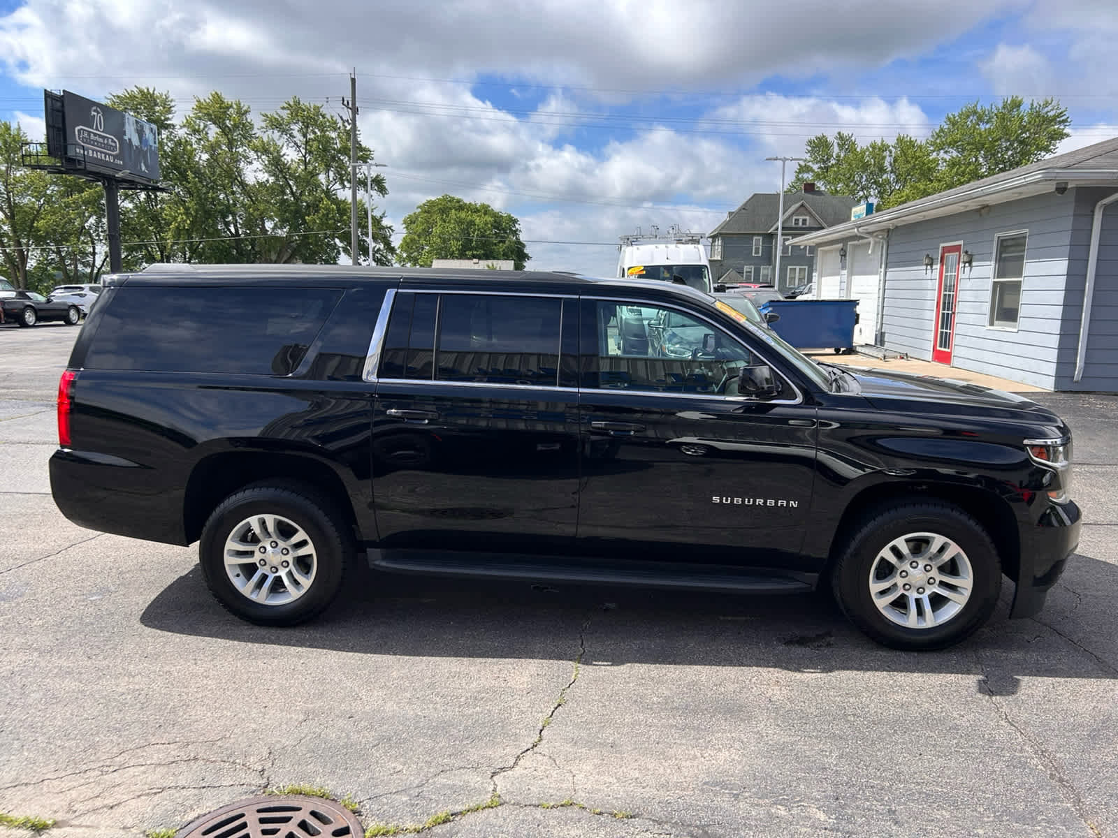 chevrolet suburban 2020 1GNSKGEC1LR125675 image chevrolet suburban 2020 1GNSKGEC1LR125675 image