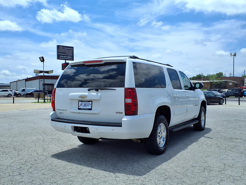 chevrolet suburban 2011 1GNSCJE02BR388899 image chevrolet suburban 2011 1GNSCJE02BR388899 image