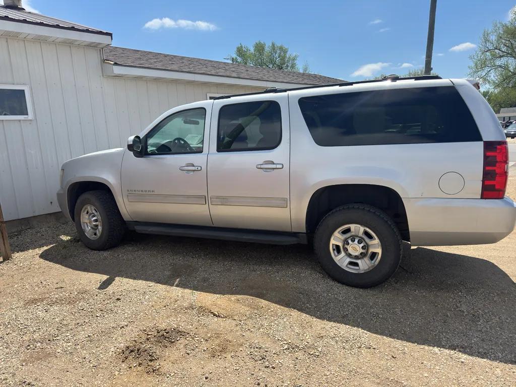 chevrolet suburban 2011 1GNWKLEG9BR359204 image chevrolet suburban 2011 1GNWKLEG9BR359204 image