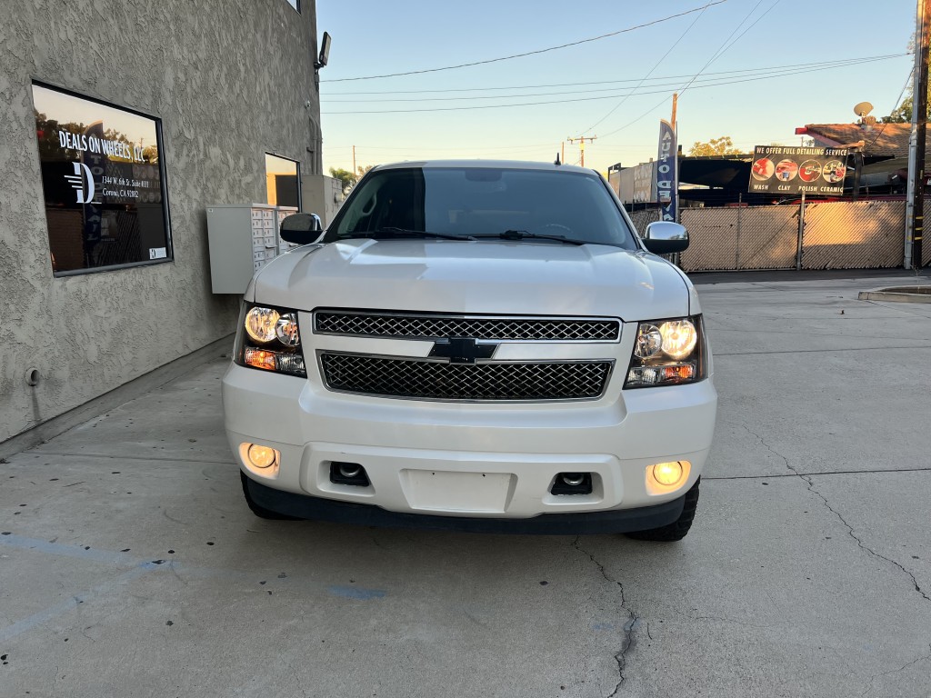 chevrolet suburban 2011 1GNSKKE38BR288891 image chevrolet suburban 2011 1GNSKKE38BR288891 image