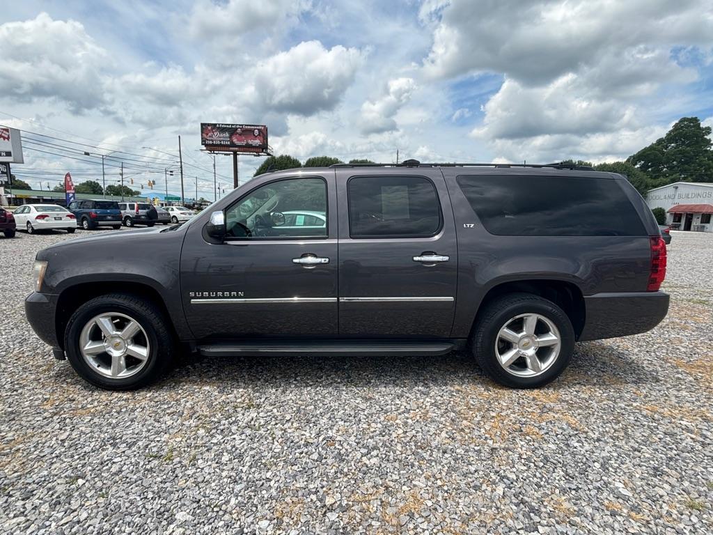chevrolet suburban 2011 1GNSCKE07BR211125 image chevrolet suburban 2011 1GNSCKE07BR211125 image