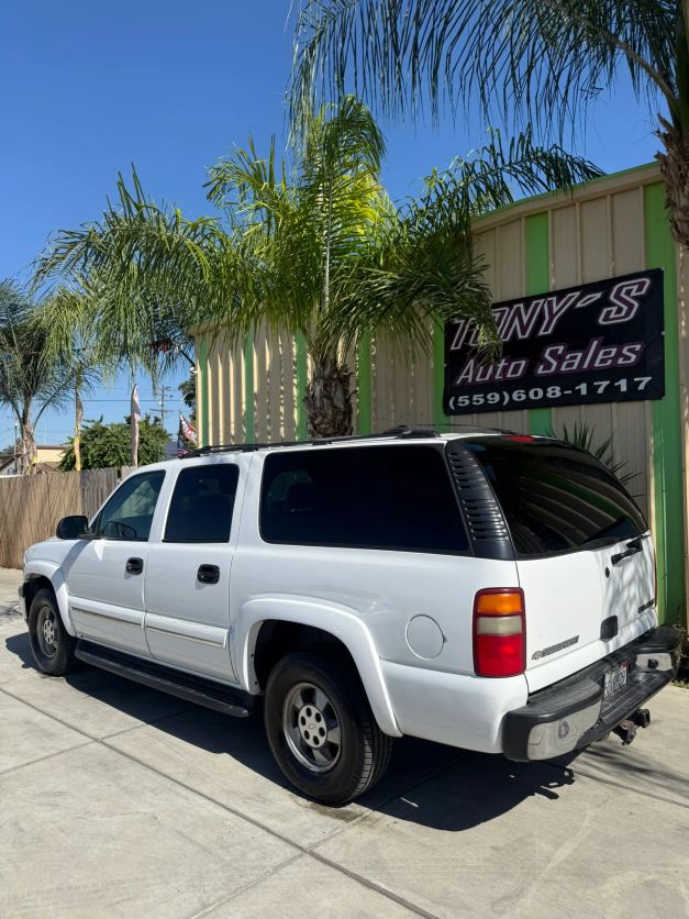 chevrolet suburban 2003 3GNEC16T63G226278 image chevrolet suburban 2003 3GNEC16T63G226278 image