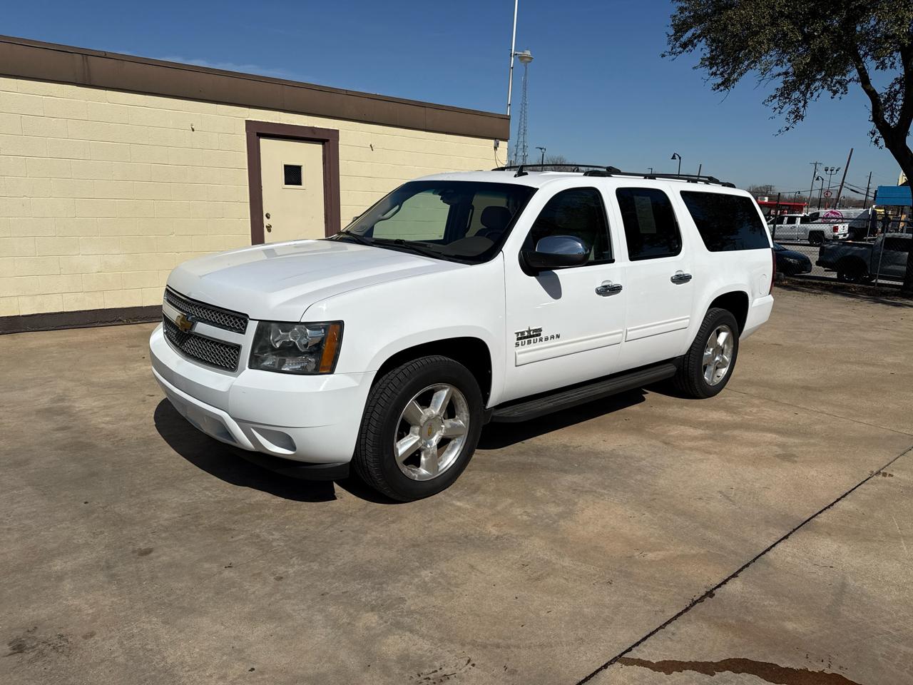 chevrolet suburban 2013 1GNSCHE09DR197640 image chevrolet suburban 2013 1GNSCHE09DR197640 image